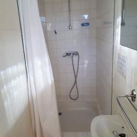 Le Lithana Понторсон